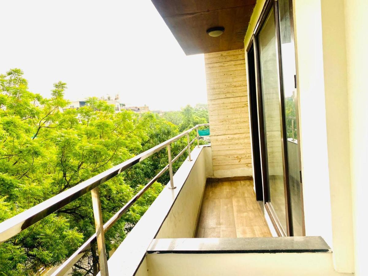 Qotel Hotel Rajouri Garden Above Ritu Marbles, Near Rajouri Garden Metro Station-Couple Friendly 新德里 外观 照片